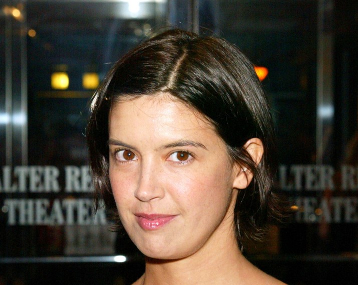 Phoebe Cates Net Worth