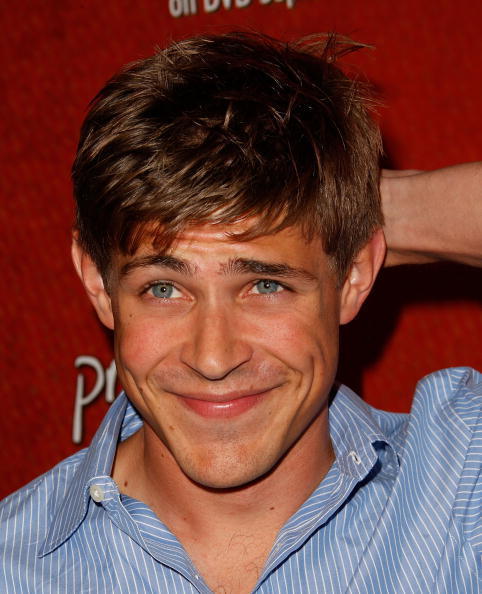 Chris Lowell Net Worth