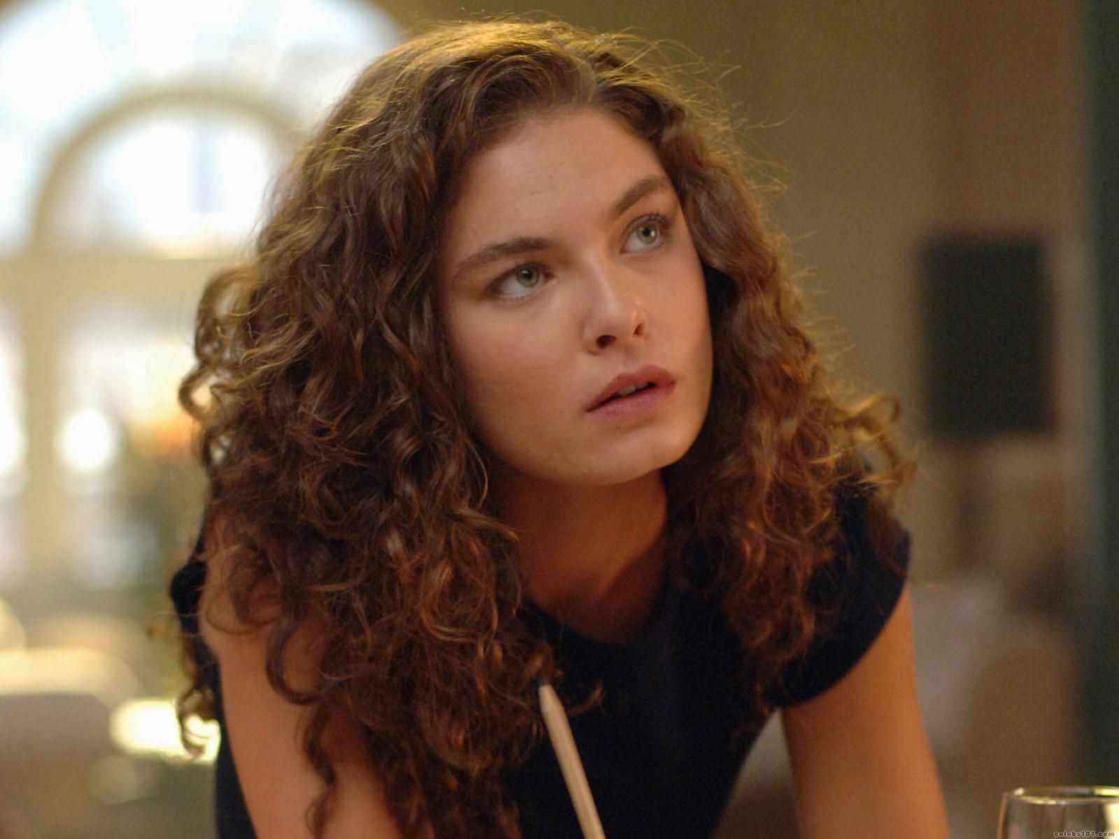 Alexa Davalos Wealth