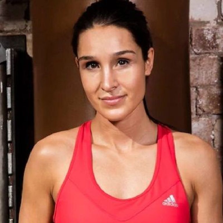 Kayla Itsines Net Worth