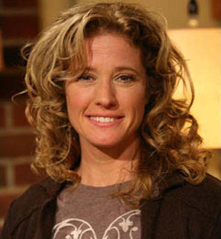 Nancy Travis Wealth