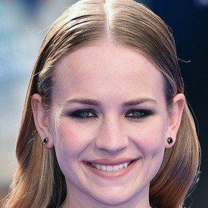 How Rich is Britt Robertson