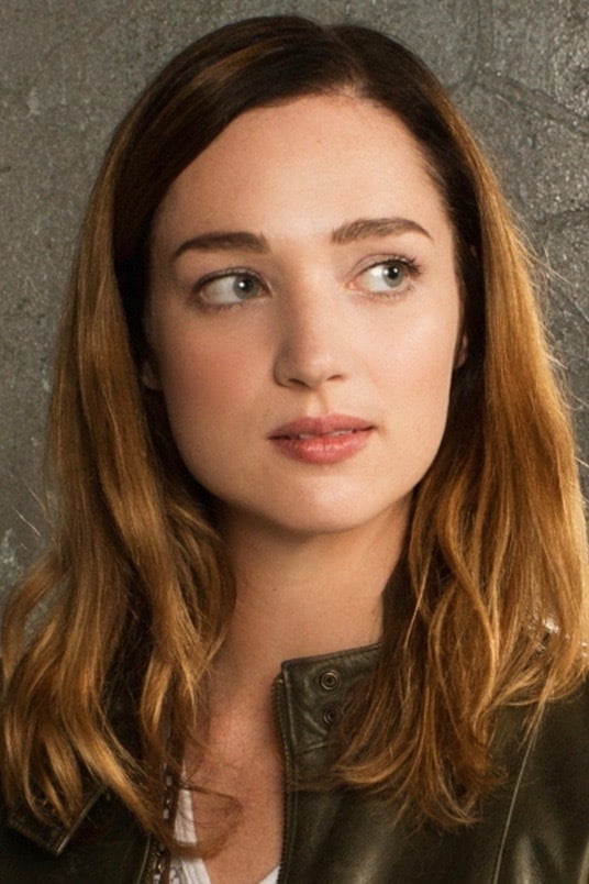 How Rich is Kristen Connolly?